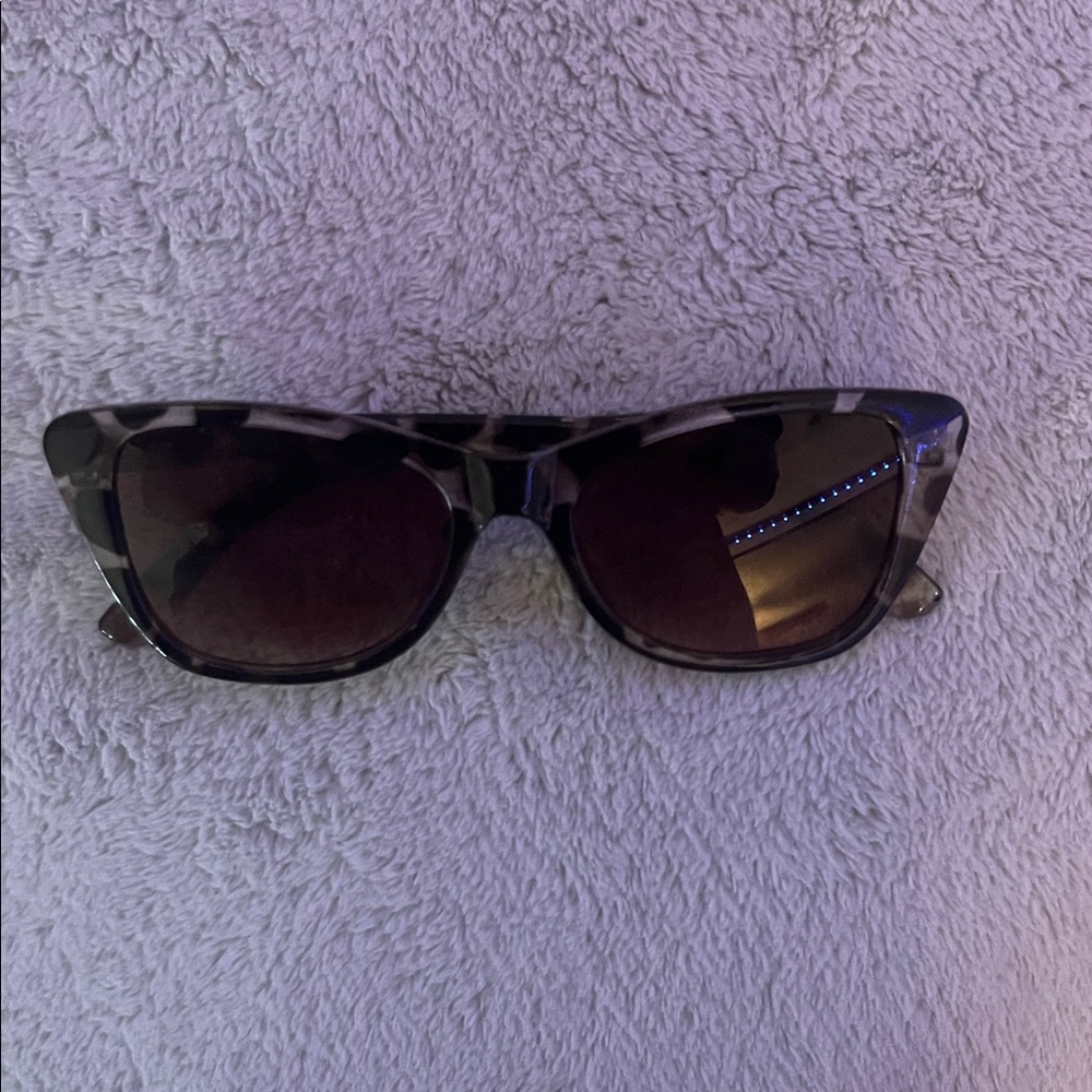 Lululemon Athletica Black and Gray Sunglasses